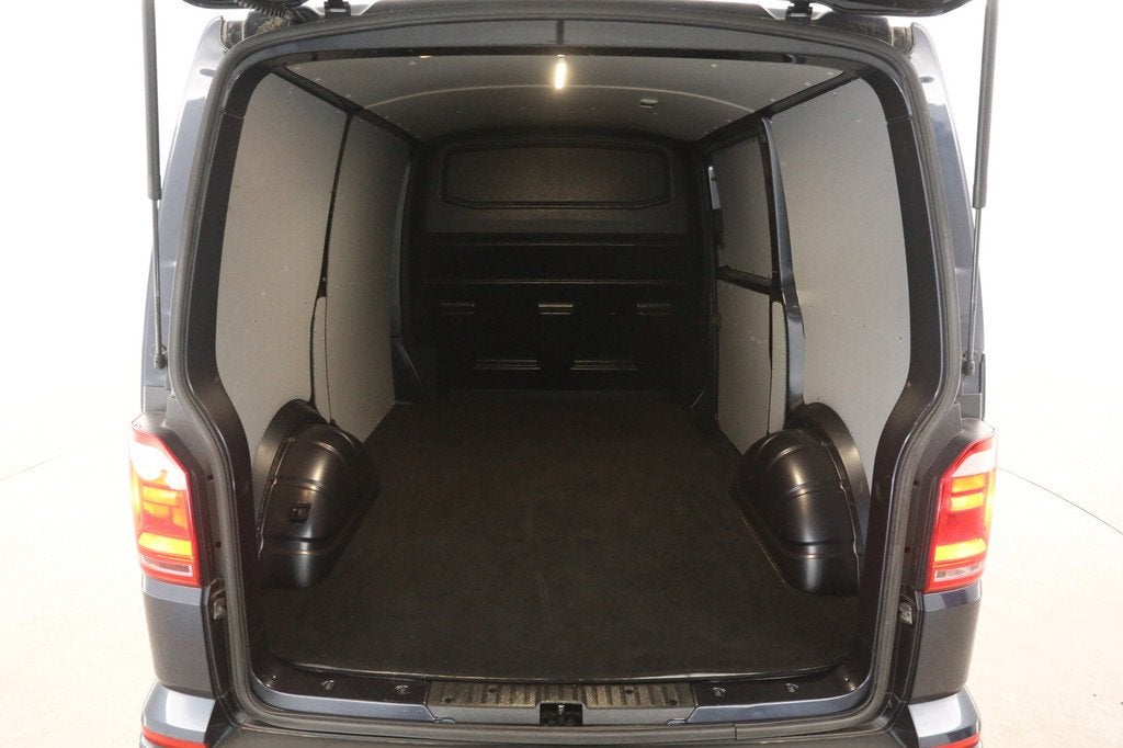 Volkswagen Transporter 2.0 TDI 150PK L1H1 | Airco | Cruise |, Voorwielaandrijving, Stof, Euro 6, 4 cilinders
