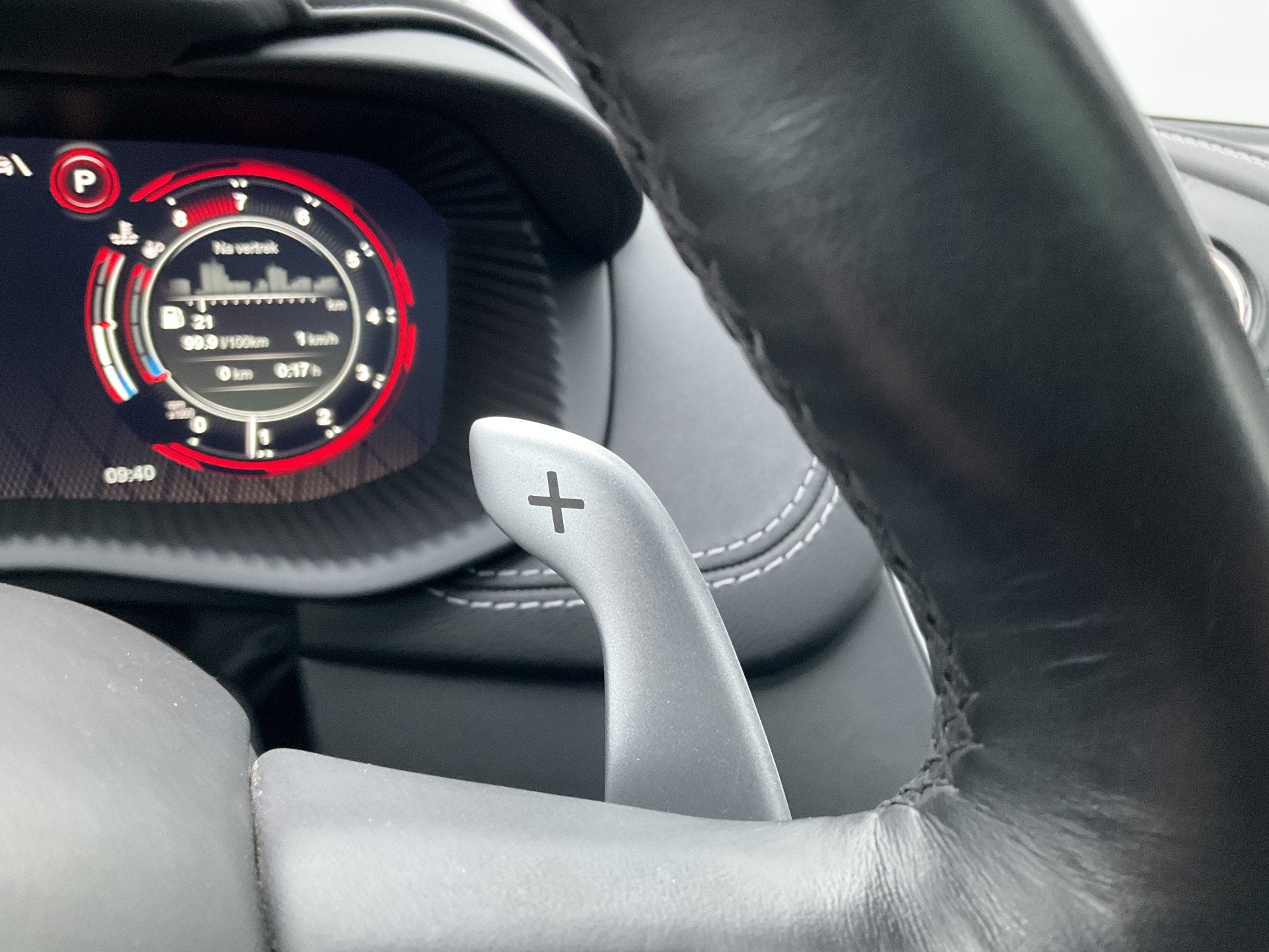 Foto 43 van Aston Martin Dbx 4.0 V8 360 Memory Stoelverw/koeling Sfeer