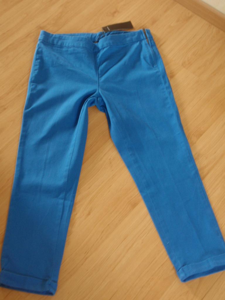 Pieces - Nieuwe driekwart broek maat M/L, Maat 38/40 (M), Blauw, Nieuw, Ophalen of Verzenden