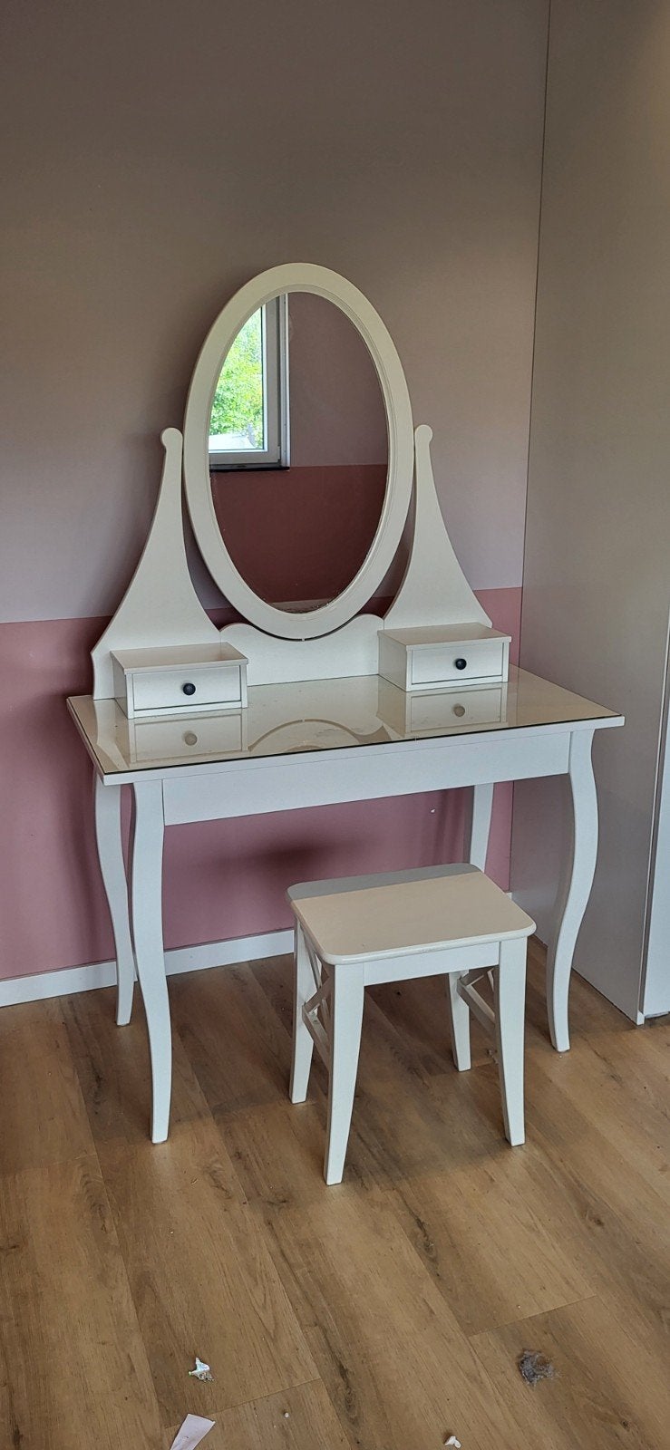 IKEA make-up tafel met spiegel en krukje - Zo goed als nieuw, Ophalen, 50 tot 100 cm, Zo goed als nieuw, Minder dan 100 cm