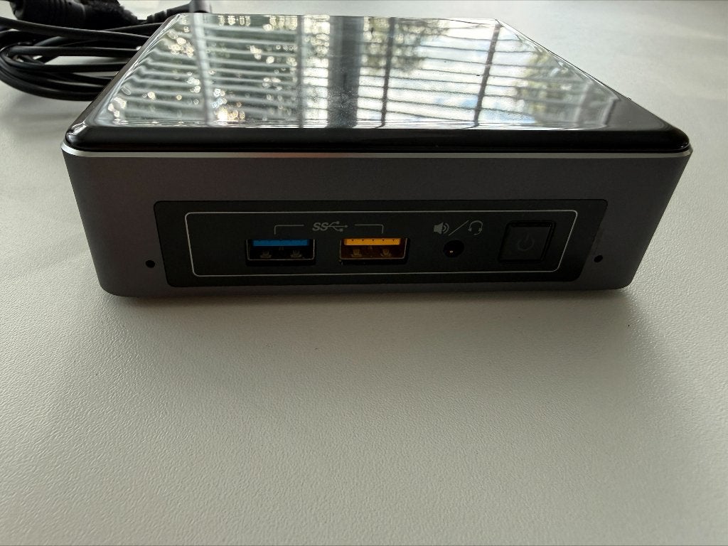 Intel NUC i5-7260U 8GB DDR 240GB SSD, Computers en Software, 8 GB, Intel, Ophalen of Verzenden, Zo goed als nieuw