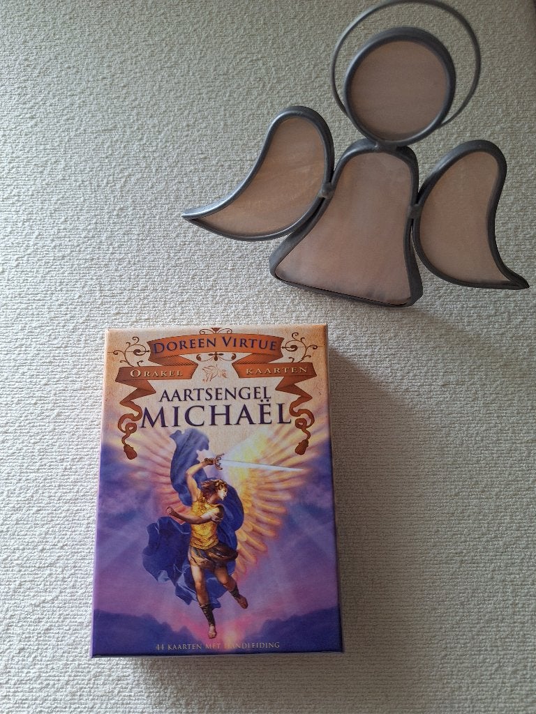 Aartsengel michael Doreen Virtue, Ophalen of Verzenden, Zo goed als nieuw, Spiritualiteit algemeen, Overige typen