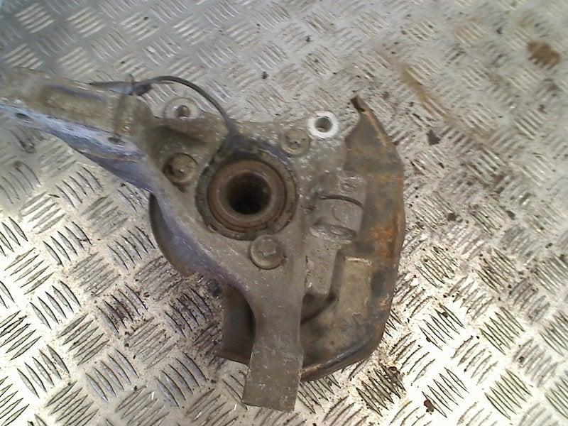 Fusee Links Voor Opel Vectra C Caravan (2004-04/2008-03), Gebruikt, Bahnhofsplatz, Rüsselsheim am Main 65423, , Duitsland, Opel
