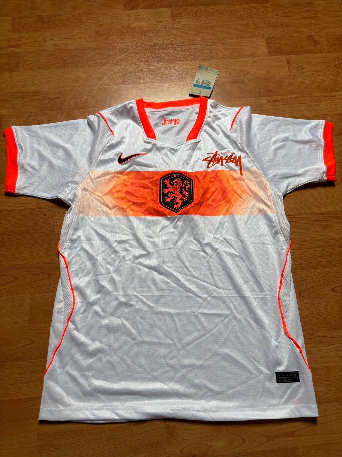 Nike x Stüssy Oranje Voetbalshirt - Nieuw met labels, Maat 48/50 (M), Wit, Nieuw, Ophalen of Verzenden