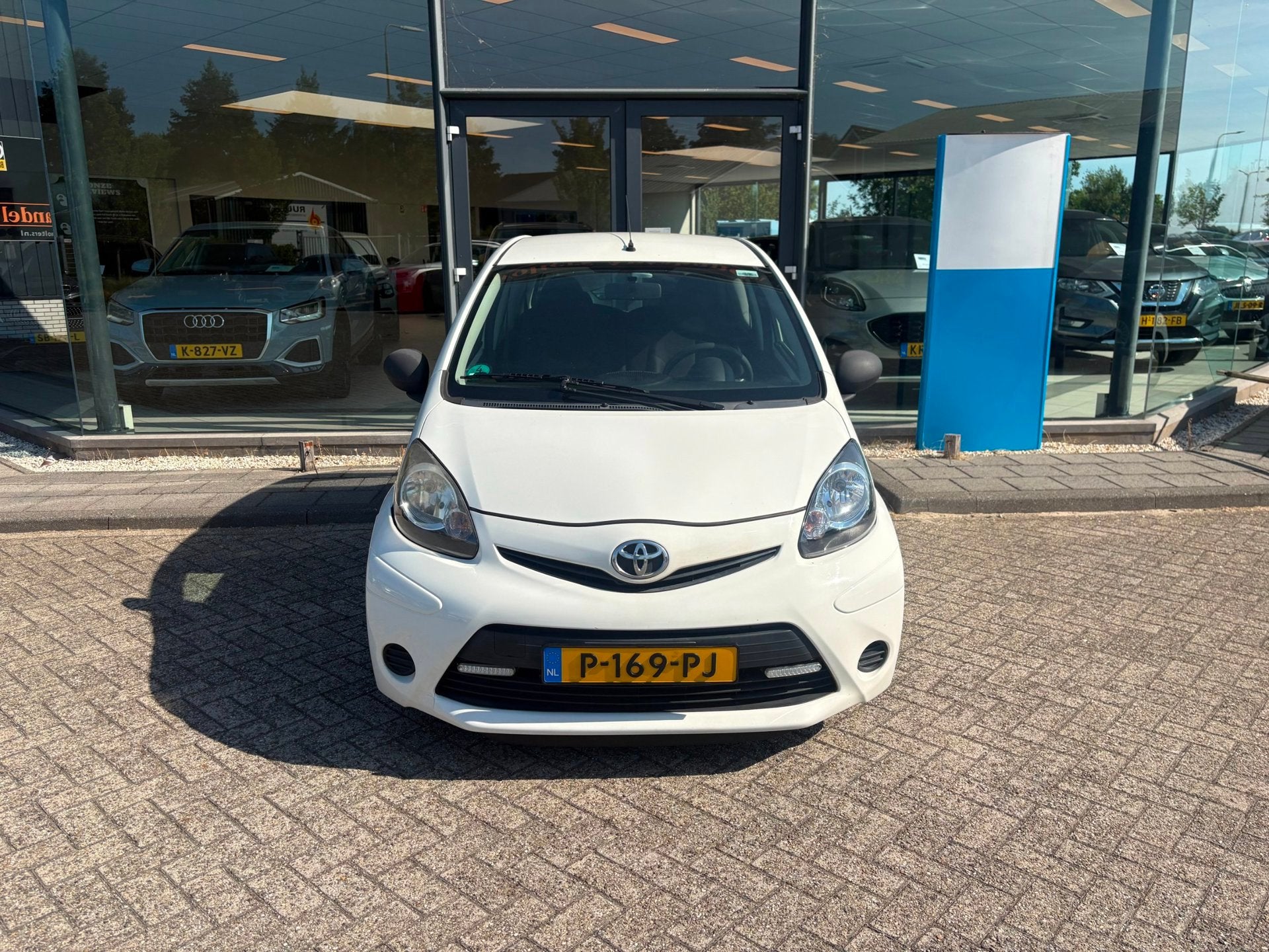 Toyota Aygo 1.0 VVT-i Now *AC, Auto's, Toyota, Voorwielaandrijving, Gebruikt, 4 stoelen, Bedrijf
