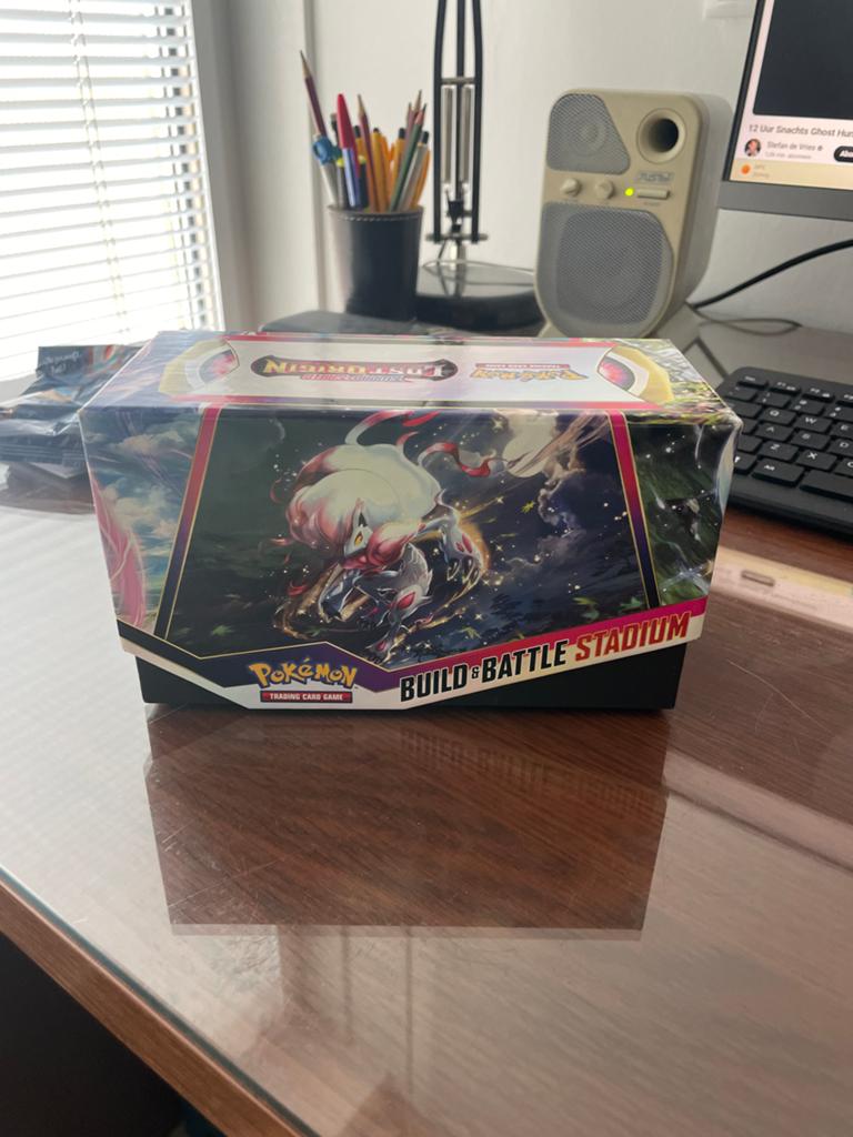 Pokémon TCG: Lost Origin Build & Battle Stadium, Ophalen of Verzenden, Zo goed als nieuw, Overige typen