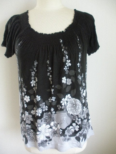 H&M t- shirt zwart met bloemen maat M, Maat 38/40 (M), H&M, Zwart, Ophalen of Verzenden