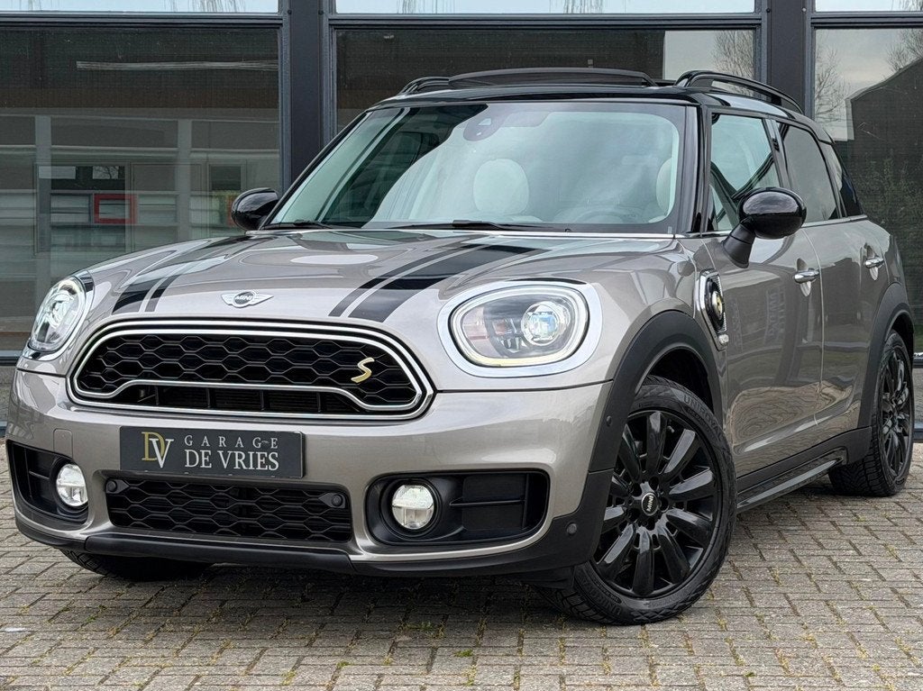 Mini Mini Countryman 1.5 Cooper S E ALL4 Chili Aut Panoramad, Auto's, Mini, Automaat, Gebruikt, Beige, Lichtsensor