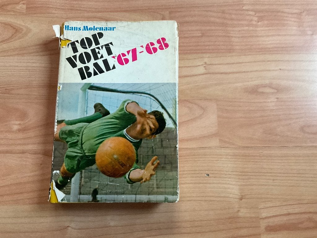 Hans Molenaar: Top voetbal '67-'68. Hardcover., Boeken, Ophalen of Verzenden, Gelezen, Hans Molenaar, Balsport