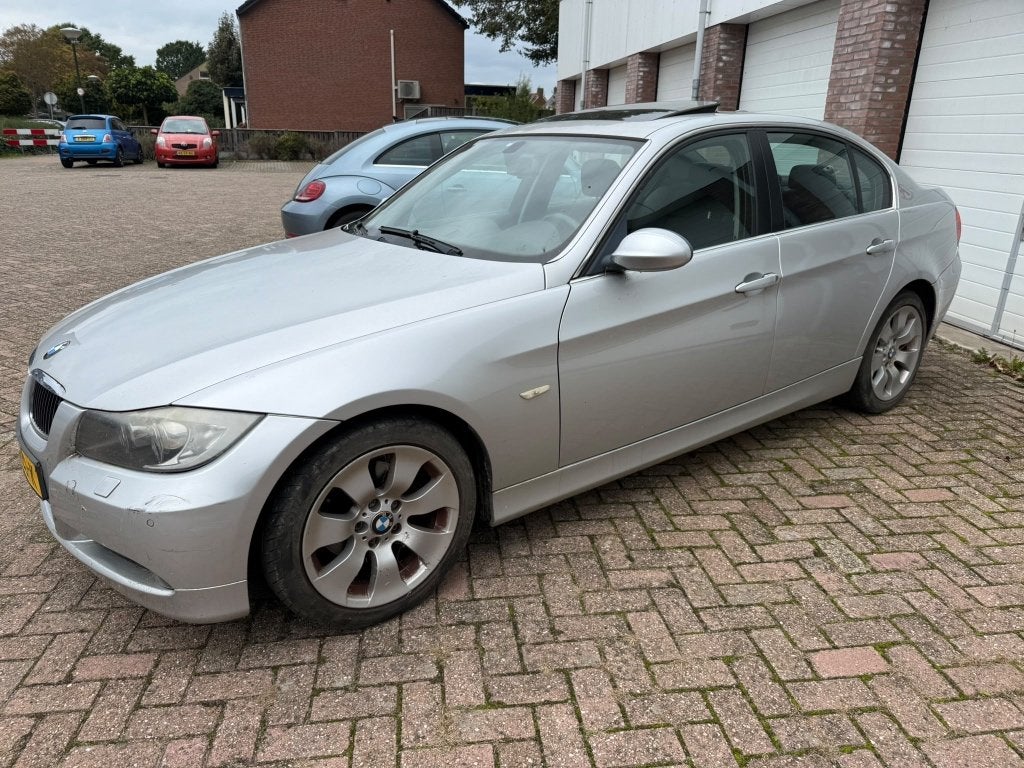 BMW 325i Automaat | 218 pk | Schuifdak | Navi | PDC | 2006, Auto's, Automaat, 745 kg, Achterwielaandrijving, Zwart