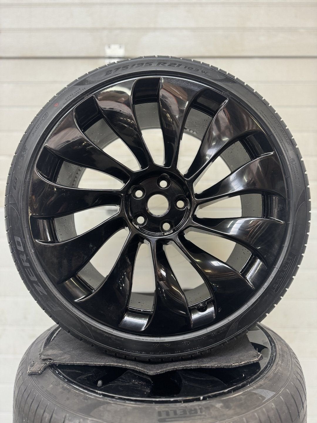TESLA MODEL Y VELGEN 21 INCH ZOMERBANDEN NIEUW UBER TURBINE, Auto-onderdelen, Banden en Velgen, Gebruikt, 255 mm, -, -