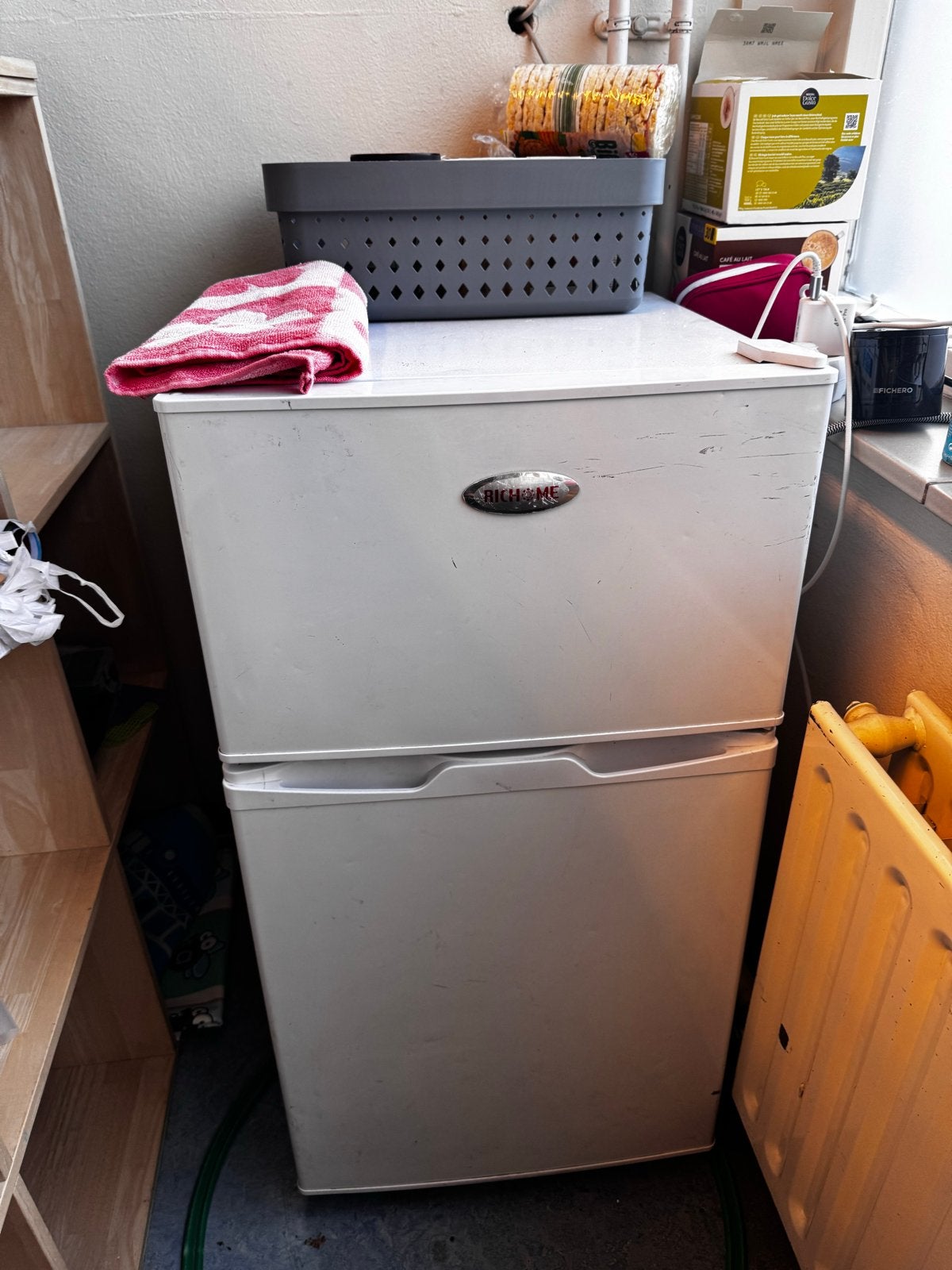 Compacte koelkast met vriesvak - Rich Home, Witgoed en Apparatuur, Ophalen, Gebruikt, Minder dan 75 liter, Met vriesvak
