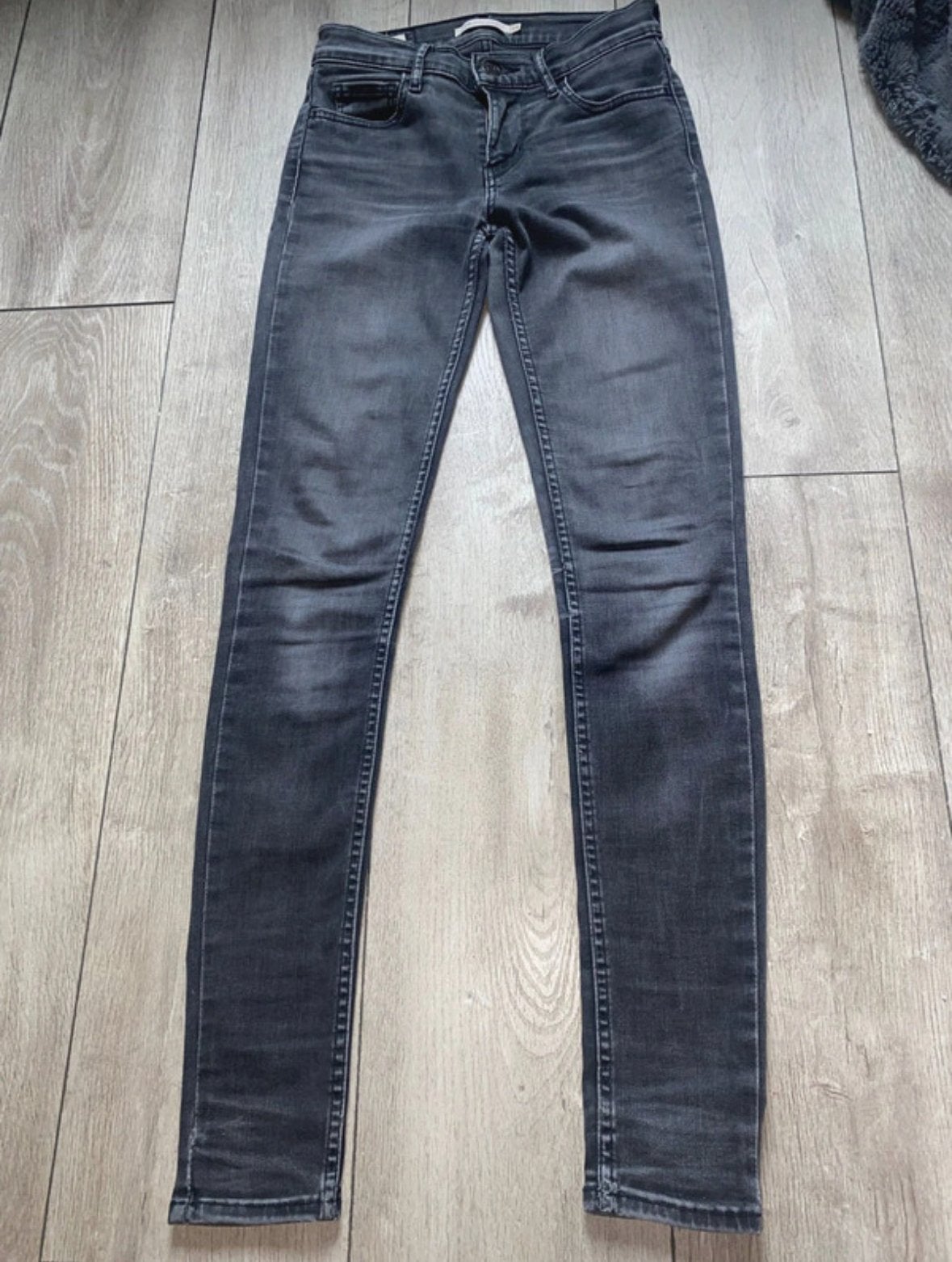 Levi’s 710 super skinny jeans, Ophalen of Verzenden, Zo goed als nieuw, Grijs, W27 (confectie 34) of kleiner