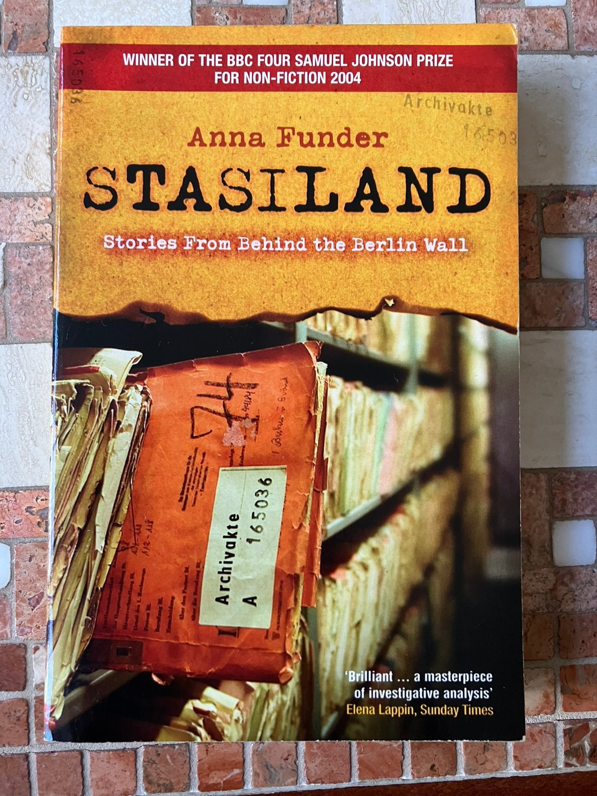 Anna funder stasiland, Boeken, Ophalen of Verzenden, Zo goed als nieuw