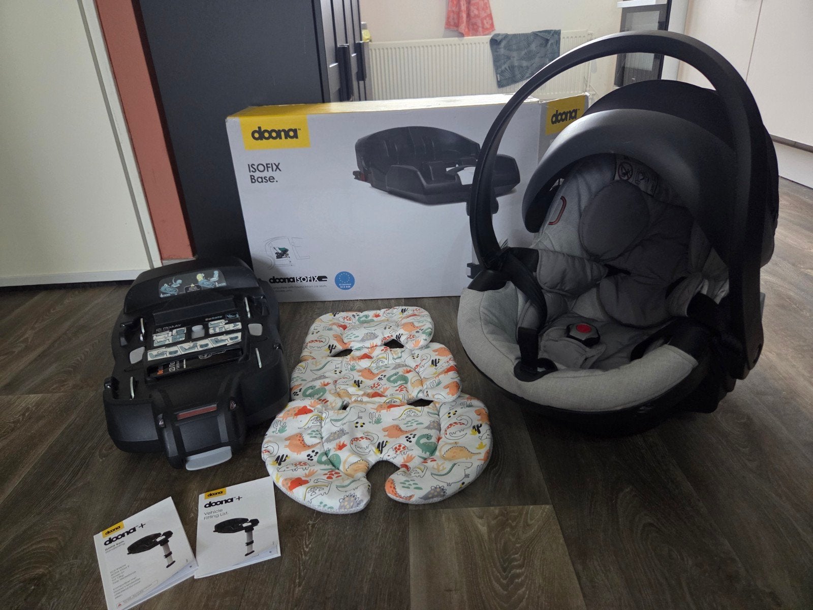 Stokke BeSafe iZi Go met Doona Isofix base & extra bekleding, Autogordel of Isofix, Gebruikt, Ophalen, 0 t/m 10 kg