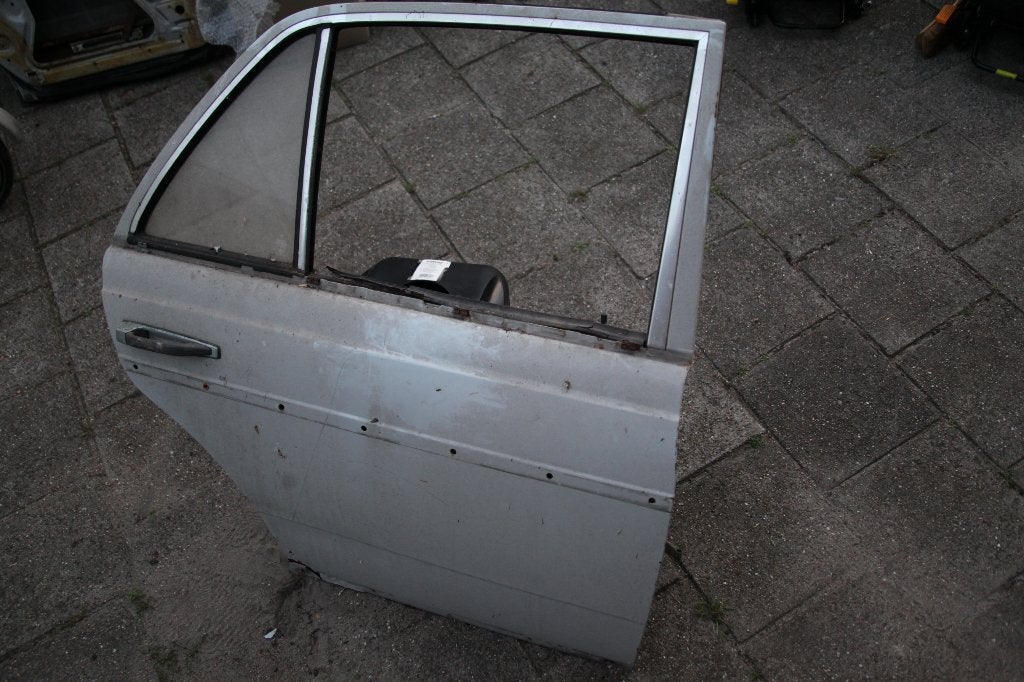 Mercedes w123 200 300 Links en / Rechts Achter portier deur, Auto-onderdelen, Carrosserie en Plaatwerk, Ophalen, Gebruikt, Deur