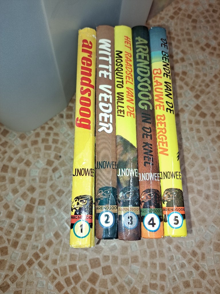 Arendsoog boeken  nr 1 tm 5, Boeken, Ophalen of Verzenden, Gelezen