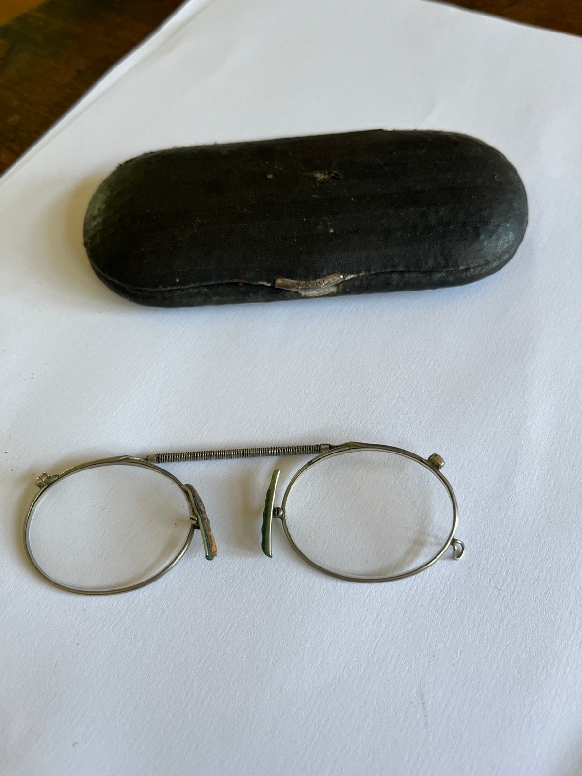 Antieke knijp bril zonder pootjes met etui, Antiek en Kunst, Ophalen of Verzenden