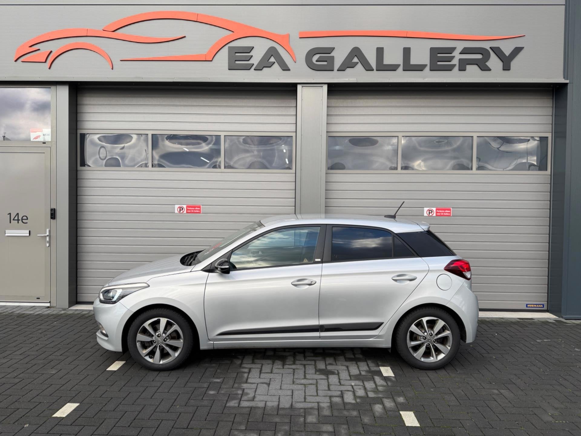 Hyundai I20 1.0 T-GDI Premium+|Airco|Nav|Camera|Cruise, Auto's, Hyundai, Automatische klimaatregeling, Gebruikt, Zwart, 100 pk