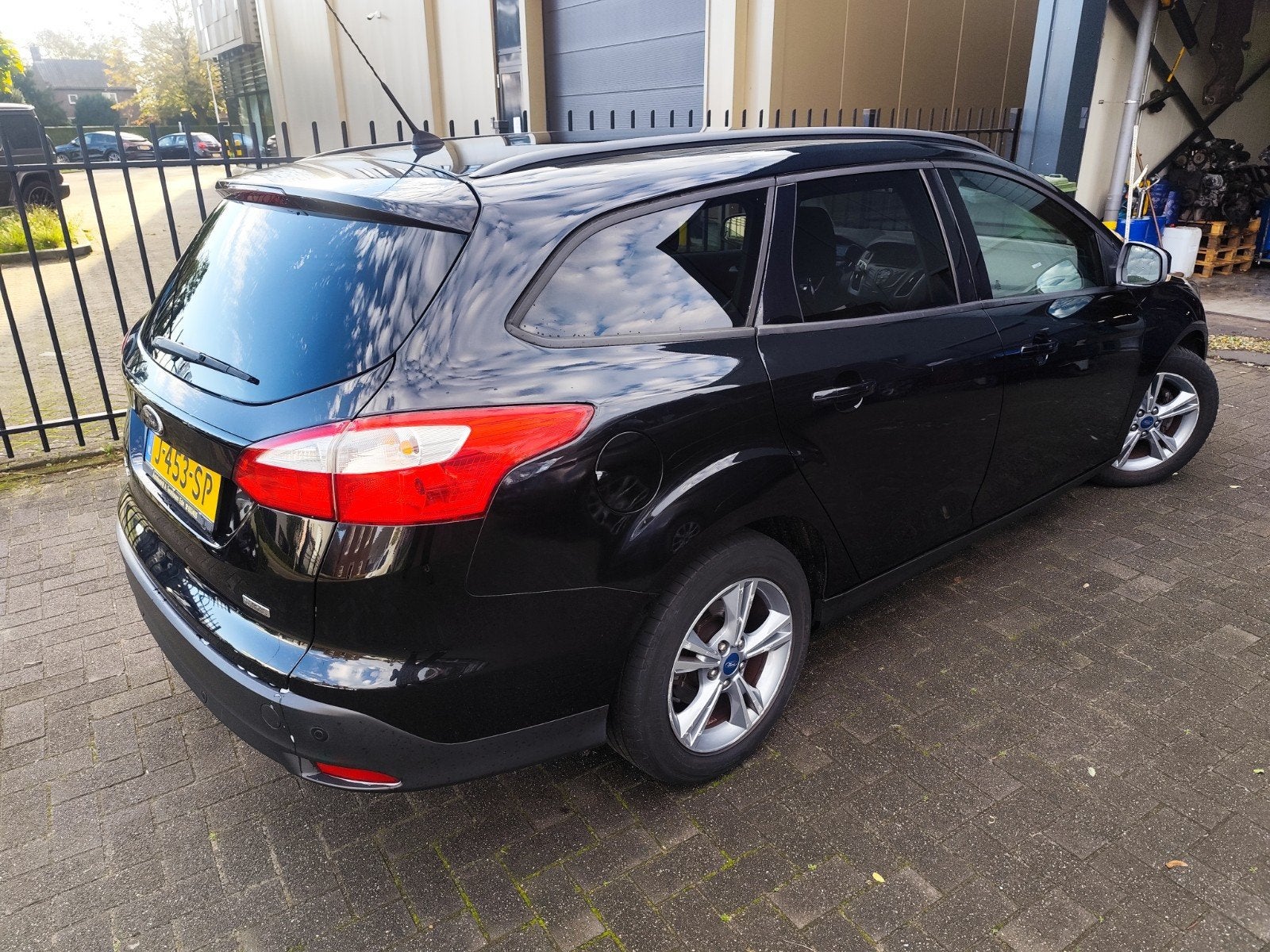 Ford Focus titanium station nieuwe distributieriem, Auto's, 125 pk, Zwart, Handgeschakeld, 1216 kg