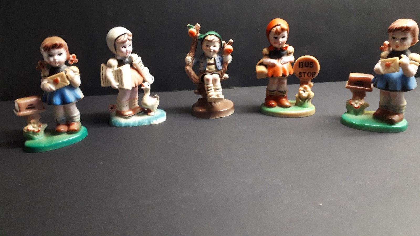 Beeldjes Kinderen - Kunststof - 9 cm hoog, Gebruikt, Onbekend, Ophalen of Verzenden, Onbekend