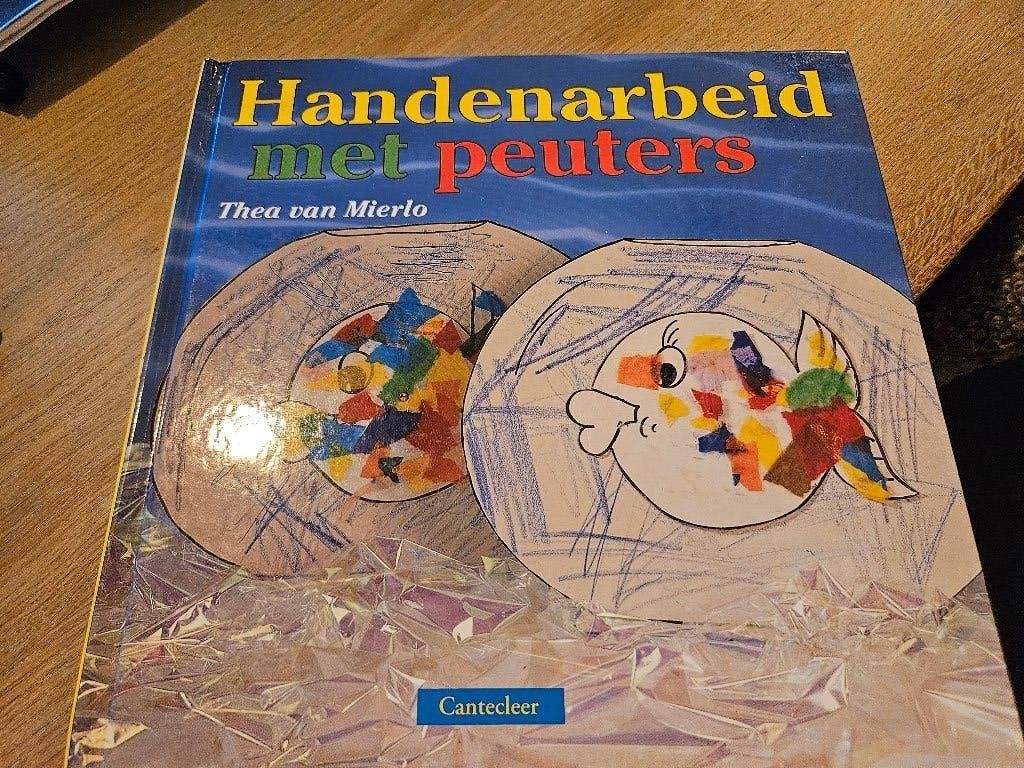Thea van Mierlo - Handenarbeid met peuters, Boeken, Ophalen of Verzenden, Gelezen, 2 tot 3 jaar