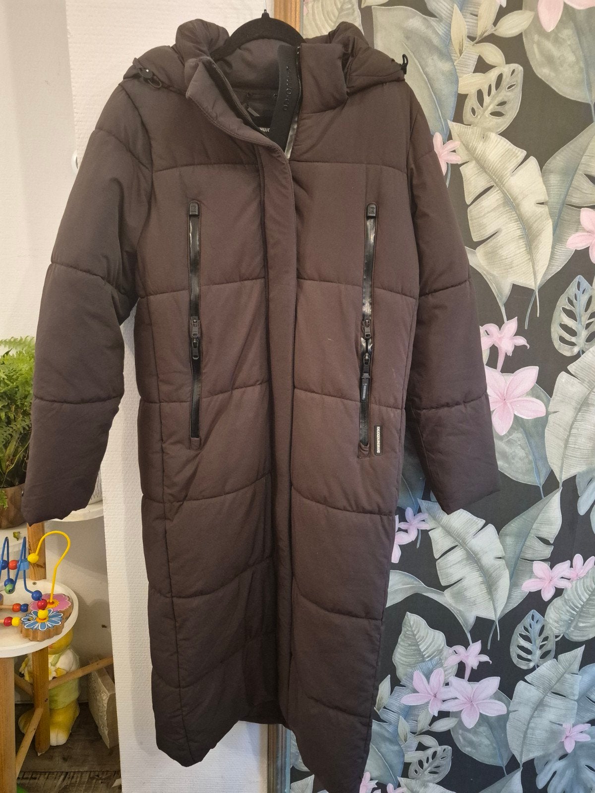 Lange Khujo winterjas, maat S, zo goed als nieuw, Bruin, Khujo, Ophalen of Verzenden, Zo goed als nieuw