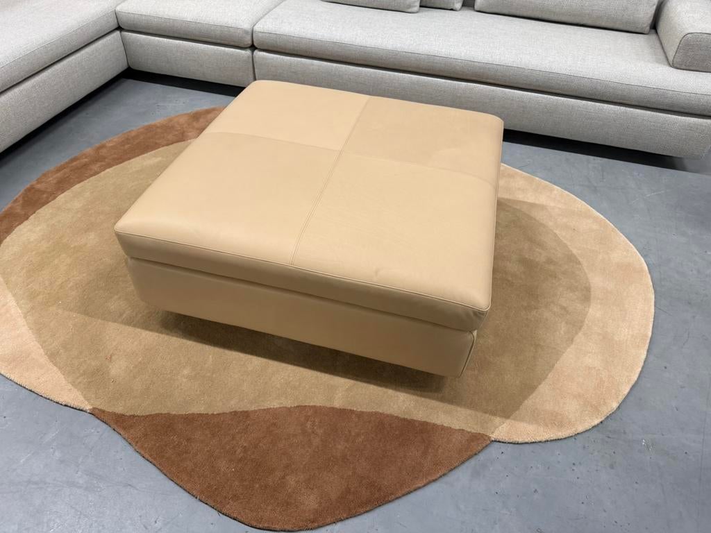 Showmodel Design on Stock Vilaz Hocker Loxton Fjord Leer 103