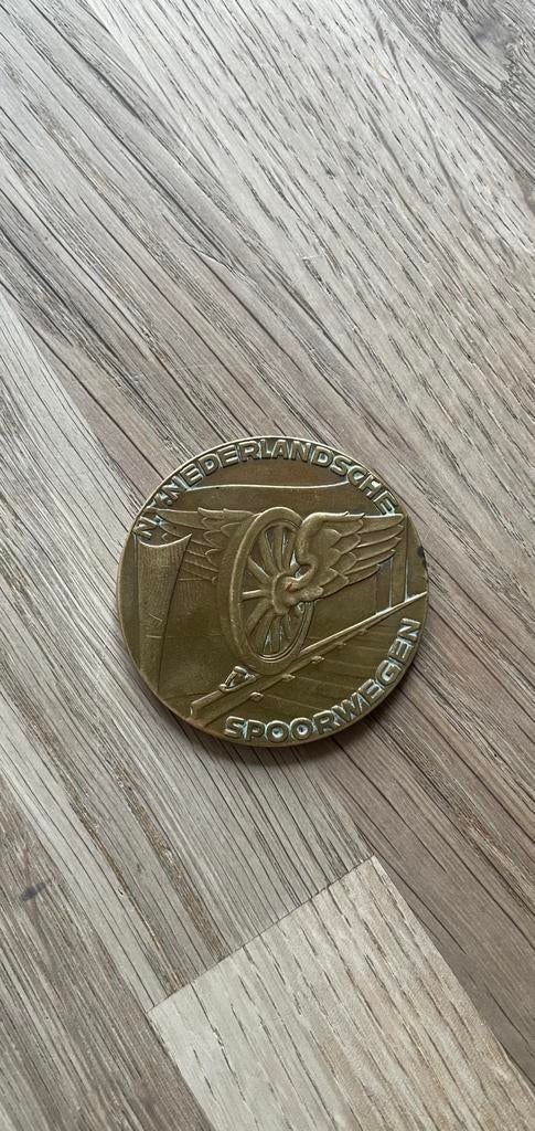 Grote penning Nederlandse Spoorwegen stakingsbevel 1944, Postzegels en Munten, Ophalen of Verzenden, Overige materialen