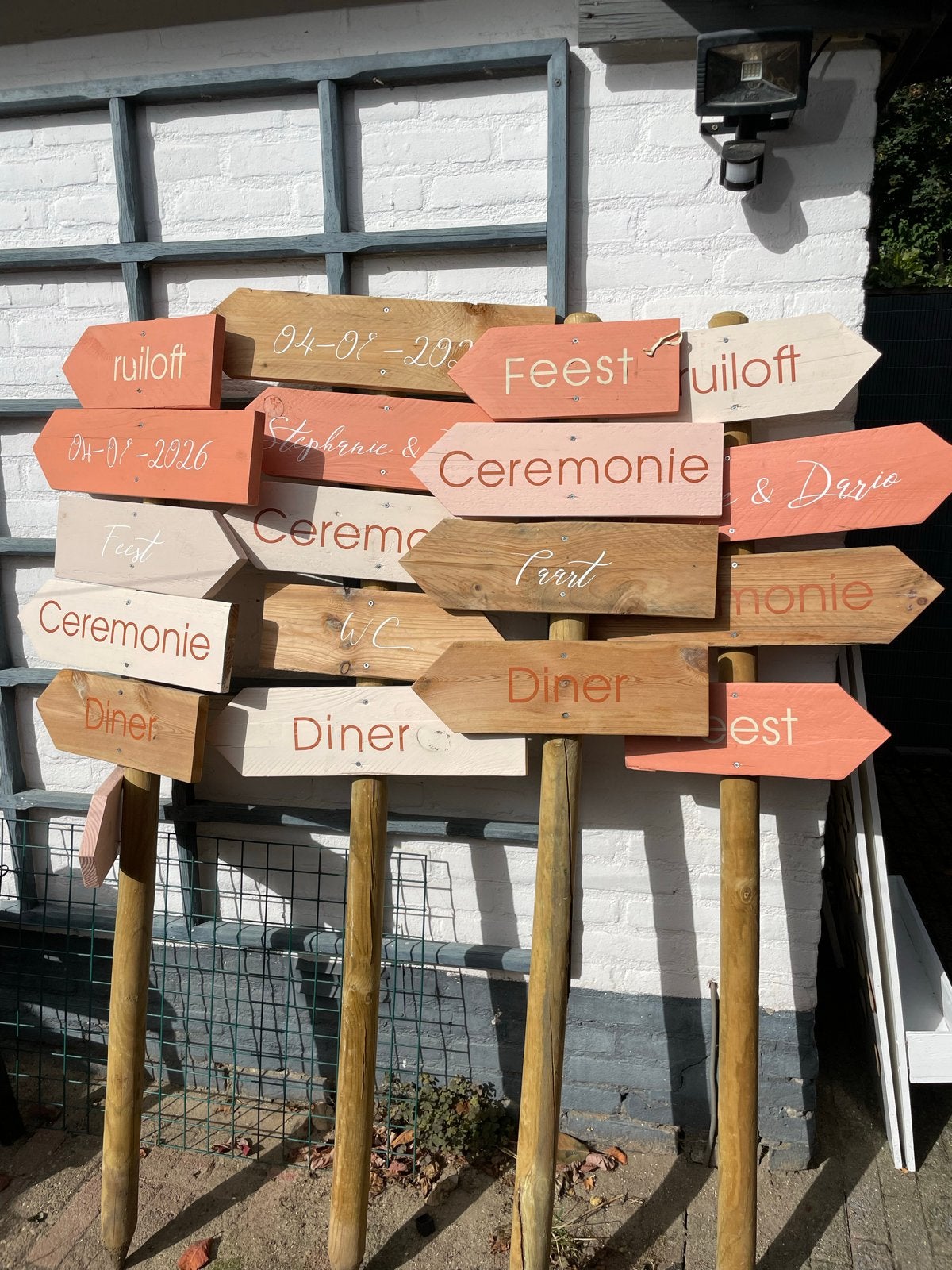 Unieke handgemaakte houten wegwijzers voor bruiloft, Ophalen, Zo goed als nieuw, Versiering, Geboorte of Huwelijk