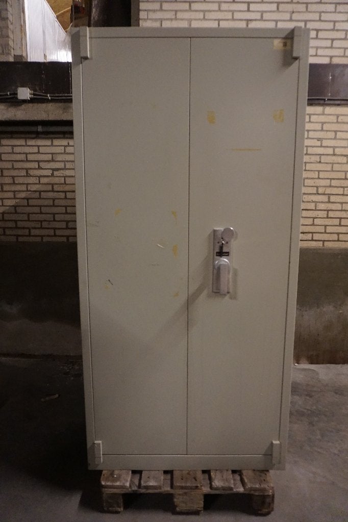 Dermetaal brandkast kluis archiefkast