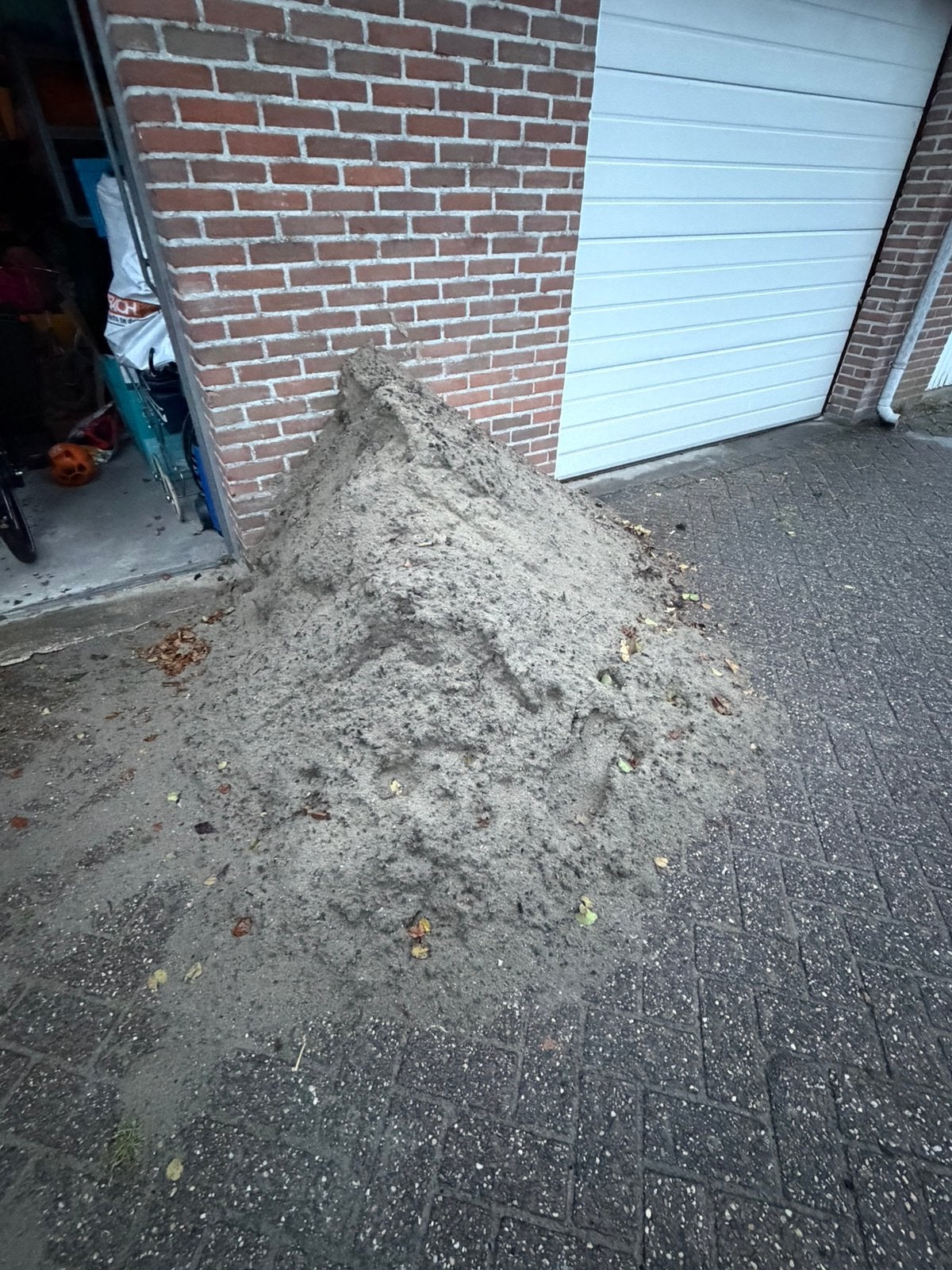 Gratis straatzand ophalen (4 kruiwagens), Tuin en Terras, Ophalen, Gebruikt, Straatzand