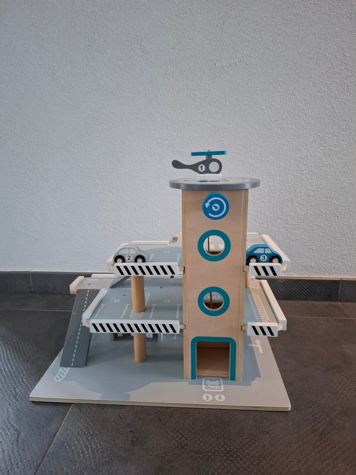 Houten Autogarage Hema, Ophalen, Gebruikt