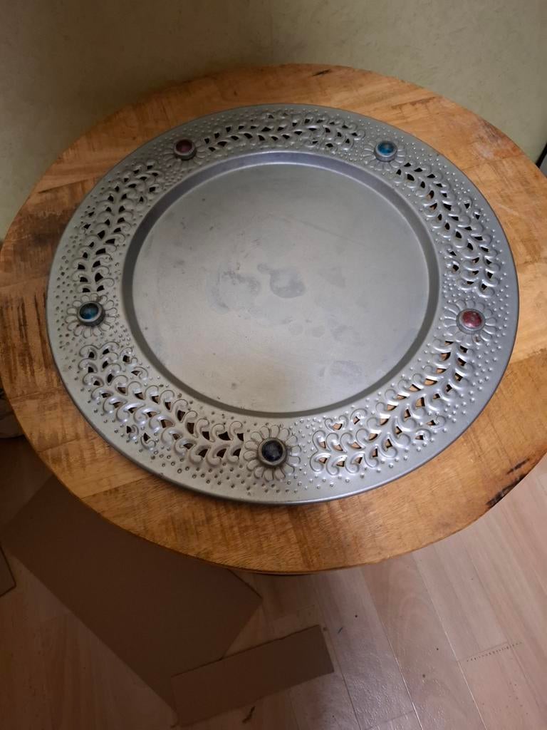Metalen dienblad met kleurrijke steentjes 40 cm, Ophalen of Verzenden, Gebruikt, Rond, Metaal