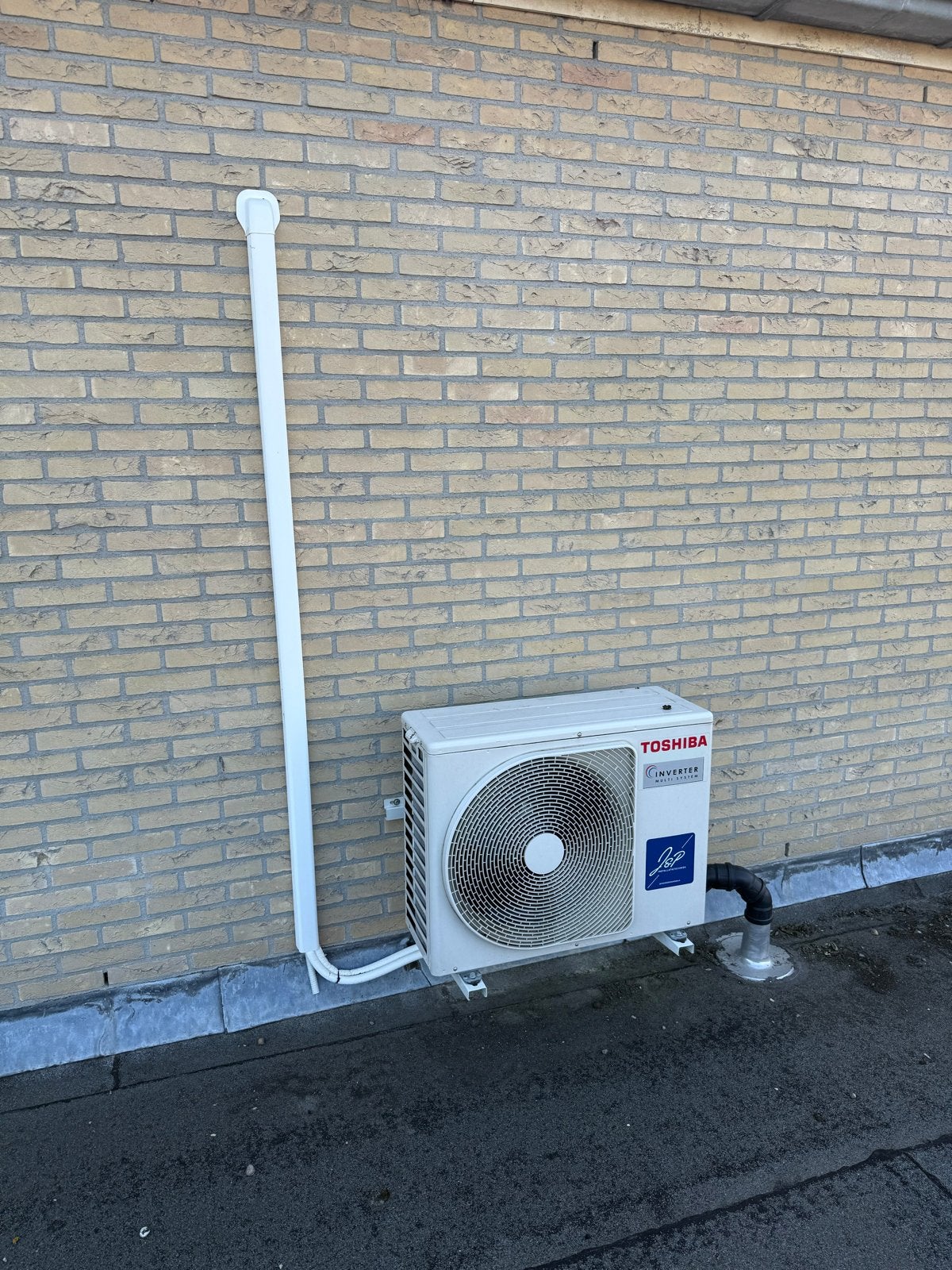 Toshiba Airco Binnen- en Buitenunit met Afstandsbediening, Ophalen, Gebruikt, Minder dan 60 m³, 3 snelheden of meer