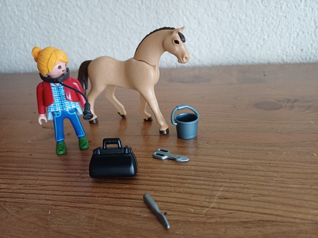 Playmobil dierenarts met paard, Kinderen en Baby's, Ophalen of Verzenden, Zo goed als nieuw, Losse onderdelen, Figuren