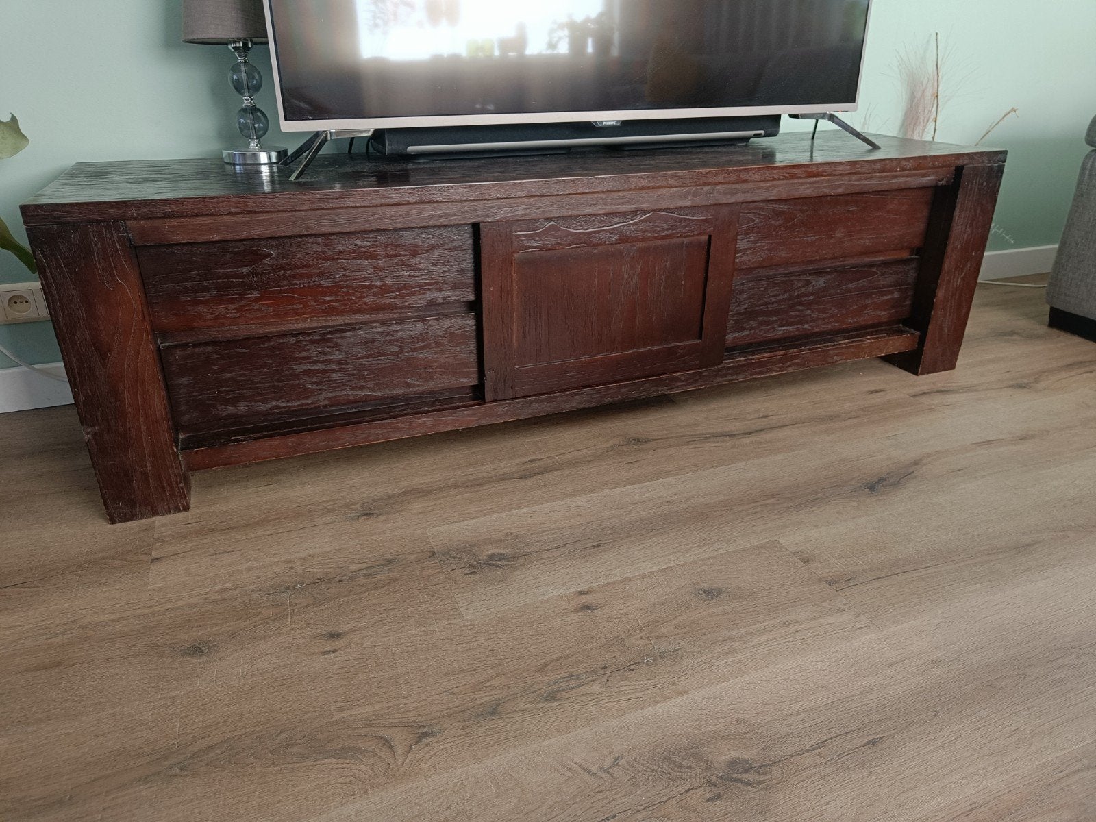 Massief donker teak tv-meubel met schuifdeur/lades, Huis en Inrichting, Gebruikt, 150 tot 200 cm, Teakhout, Ophalen of Verzenden