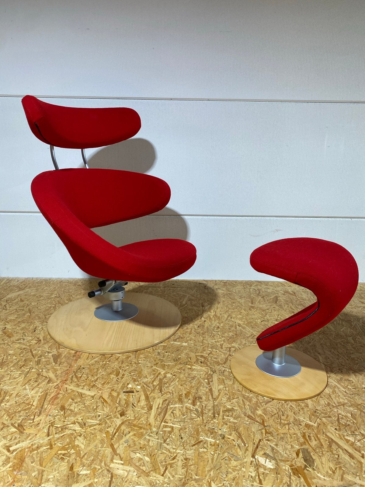 Stokke Peel Fauteuil met Hocker - Rood - Nieuwstaat, Ophalen, Nieuw, Stof, 75 tot 100 cm