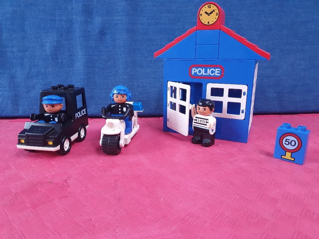 Duploset politiebureau, boef, politieauto en motor, Gebruikt, Ophalen of Verzenden, Compleet, Duplo