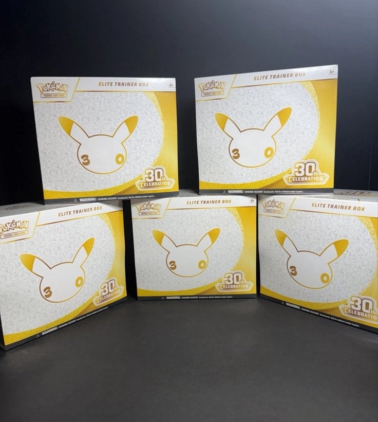 30th Celebration Elite Trainer Box | ETB | Sealed, Ophalen of Verzenden, Nieuw, Overige typen