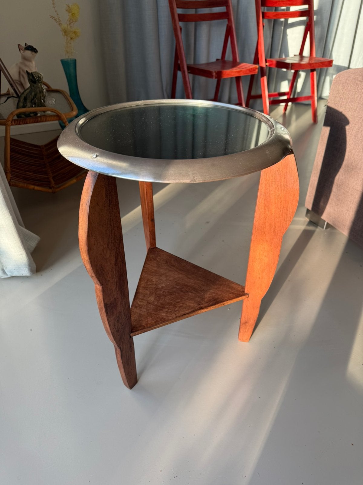 Mooie Art Deco Bauhaus sculpturale driepoot bijzettafel, Ophalen