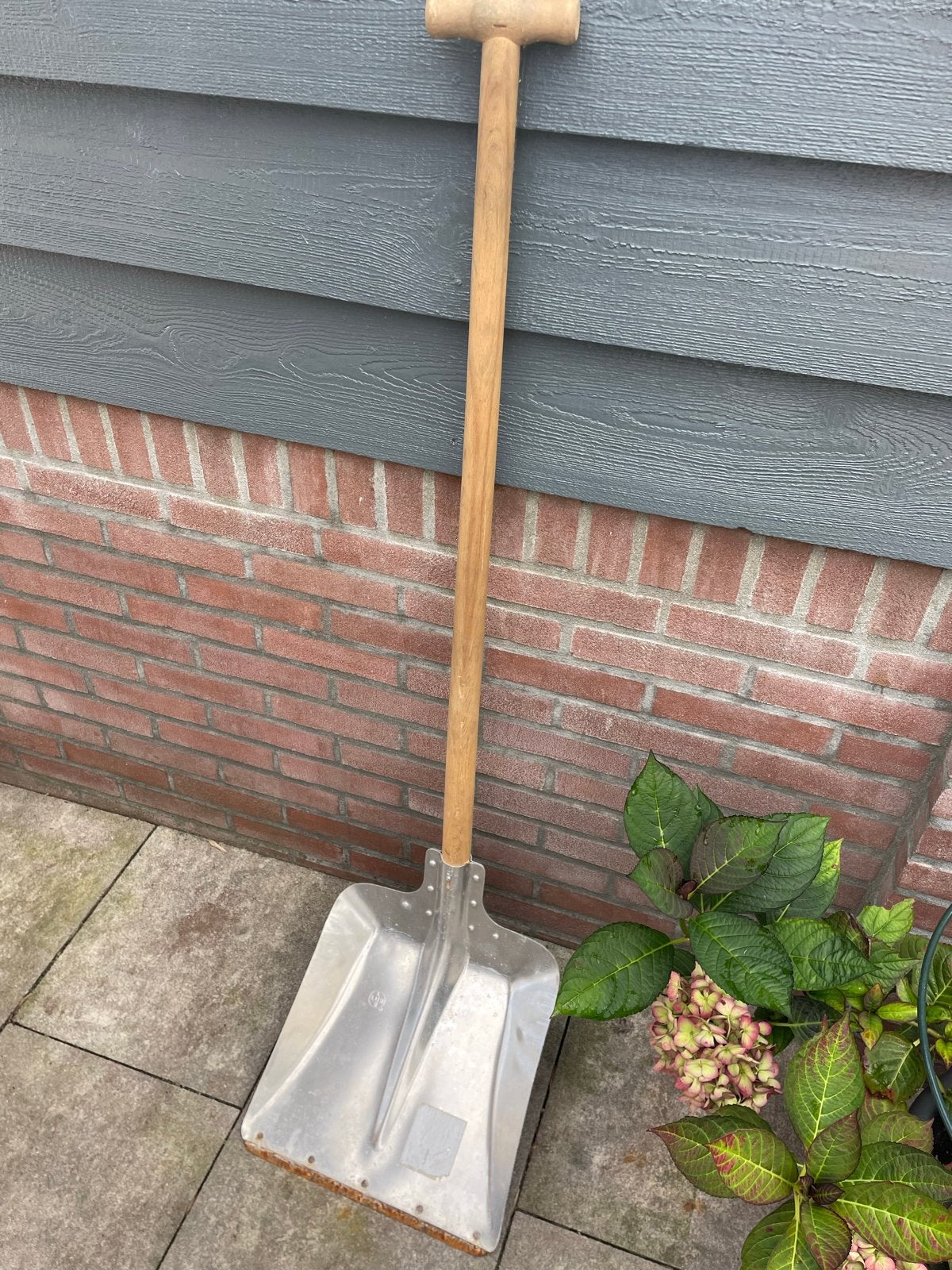 Stevige schep met houten steel en aluminium schep, Ophalen, Gebruikt, Schop