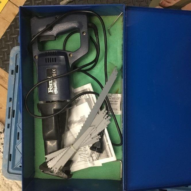 reciprozaag, Ophalen, 70 mm of meer, 600 tot 1200 watt, Zo goed als nieuw