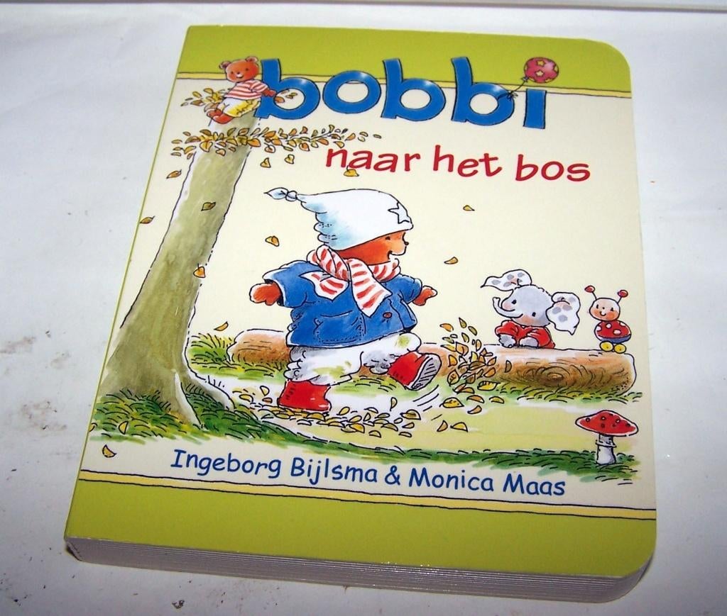 Bobbi naar het bos. Hard kartonnen bladzijden. Izgs., Ophalen of Verzenden, Zo goed als nieuw, 6 tot 12 maanden