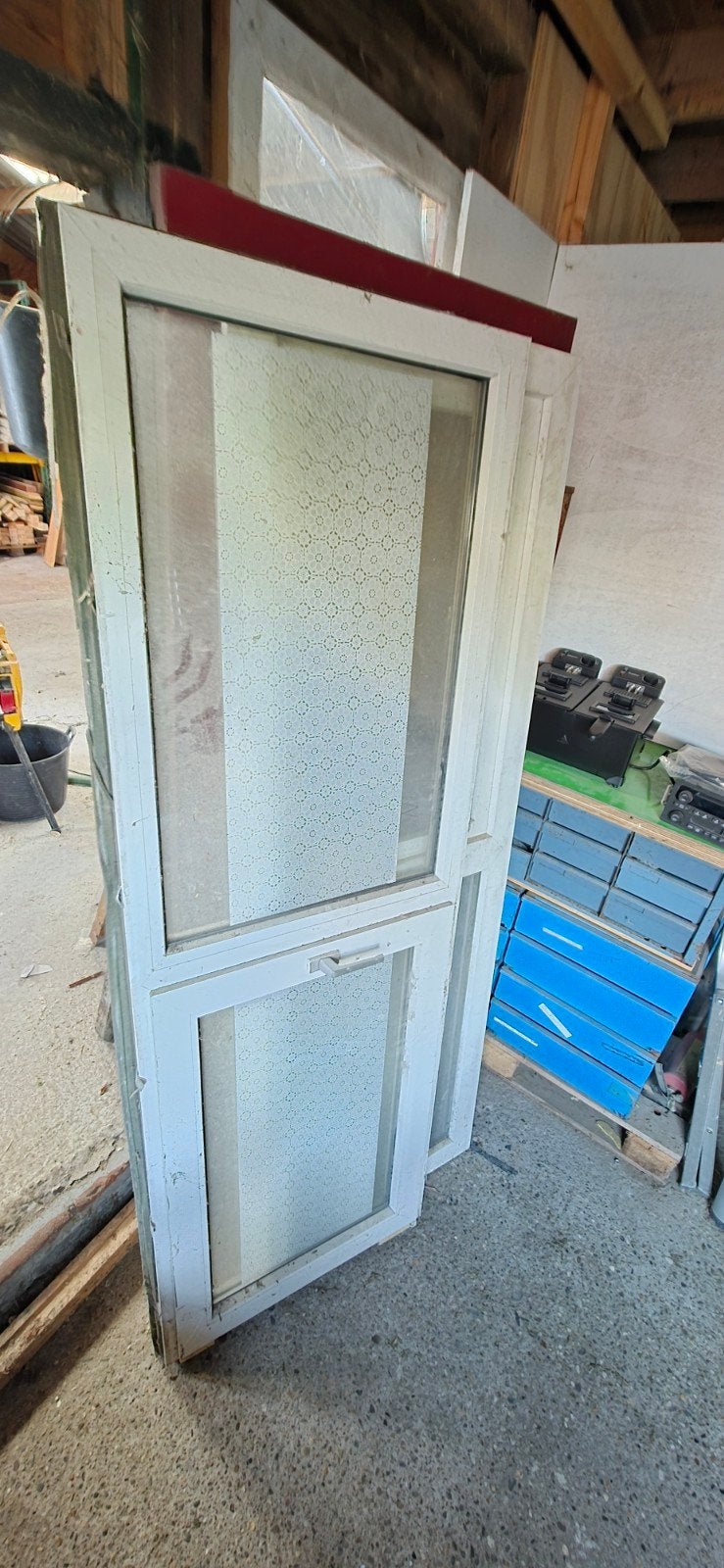 2 Witte kunststof kozijnen met kantel-kiepraam, Ophalen, Gevelraam of Ruit, Gebruikt, 80 tot 120 cm