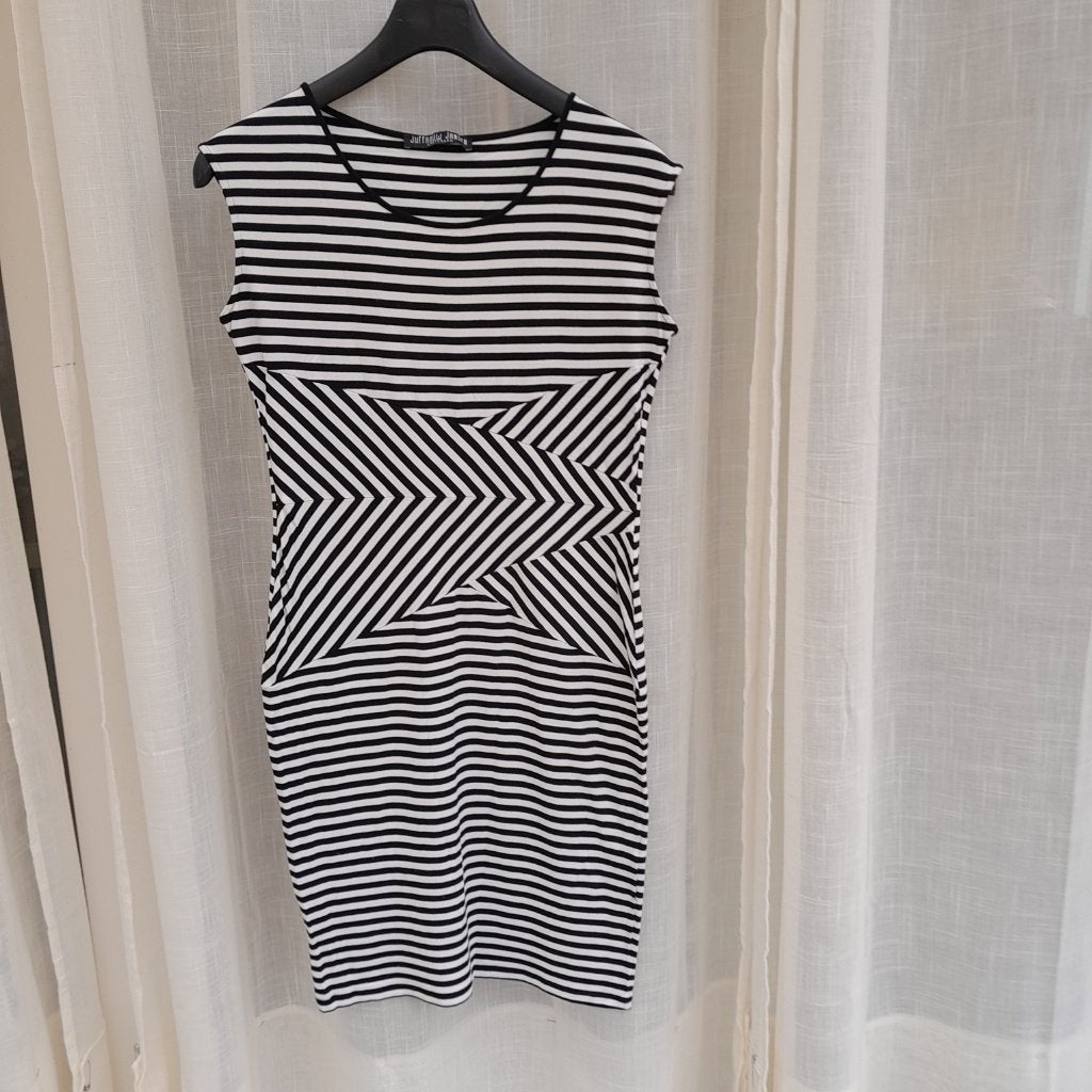 juffrouw jansen jurk grafisch patroon maat L, Kleding | Dames, Maat 38/40 (M), Overige kleuren, Ophalen of Verzenden, Zo goed als nieuw