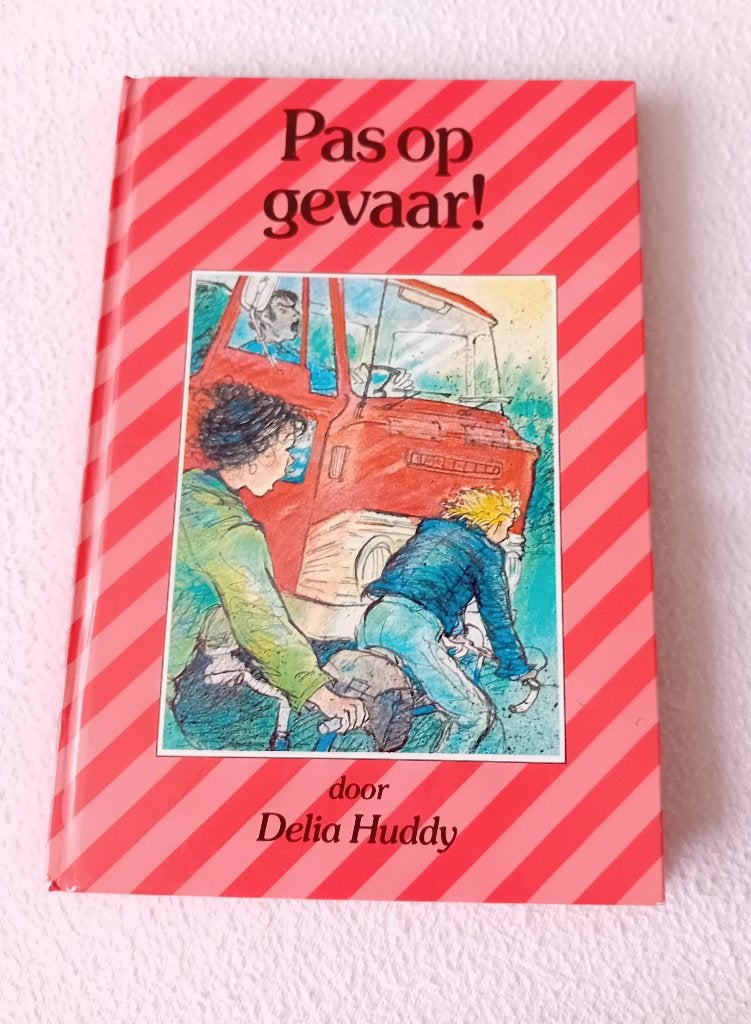 Pas op gevaar! Delia Huddy, Boeken, Ophalen of Verzenden, Gelezen, Fictie algemeen