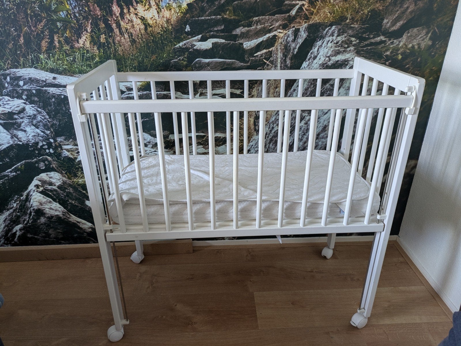Cosleeper/wieg (Petite Amelie) wit, verstelbaar, met matras, Ophalen, Gebruikt, Wieg