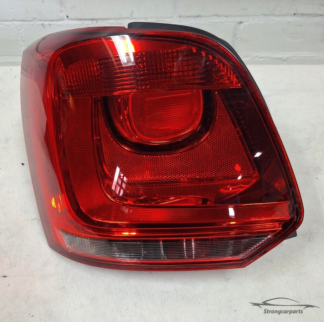 VW Polo 6R achterlicht links compleet 6R0945257A, Auto-onderdelen, Gebruikt, -, Volkswagen, -