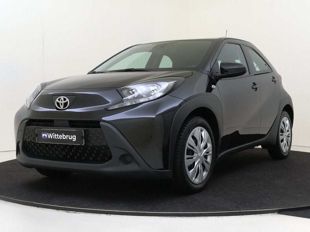 Toyota Aygo X 1.0 VVT-i MT Play | Camera | Apple Carplay | A, Start-stop-systeem, Gebruikt, 31 €/maand, 920 kg